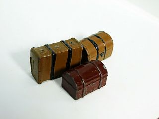 Vintage " O " Scale Trains 2 Metal Trunks And 1 Crate Lionel Marx