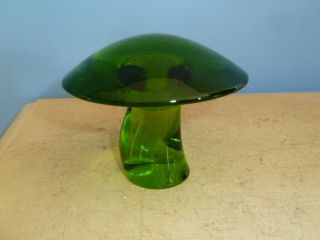Vtg Mid Century Viking Green Art Glass Mushroom Paper Weight Paperweight 2.  5 "