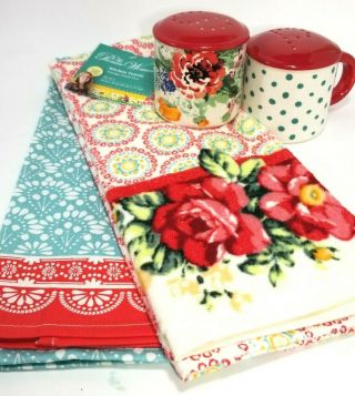 Bundle Pioneer Woman Vintage Floral Geo 2 Towel & Salt Pepper Kitchen Gift Set