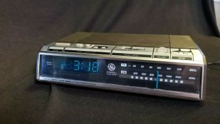 Vintage General Electric Fm/am Digital Clock Radio Model 7 - 4646a Wood Grain