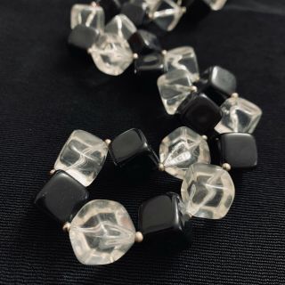Vtg Modernist Mid Century Art Deco Black & Clear Lucite Cube Bead Necklace 28”