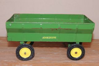 L@@k Vintage Ertl John Deere Hay Bale Wagon For A Tractor 1/16 Metal Green