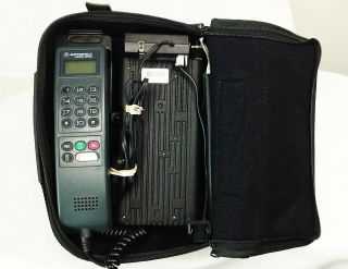Vtg Motorola America Series Ms833 Cell Phone W/ Travel Bag & Booster