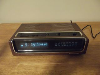 Vintage Panasonic Rc - 220 Alarm Clock Radio - -