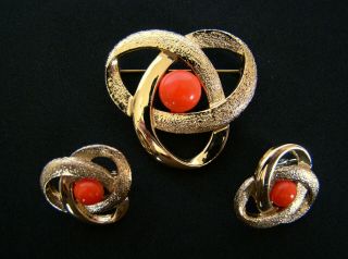 Vintage Sarah Coventry Gold - Tone Faux Coral Brooch Clip On Earring Set