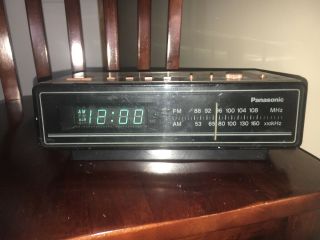 Digital Alarm Clock Panasonic Rc - 65 Am Fm Radio Simulated Wood Grain Vintage