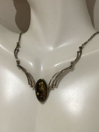 Vintage 925 Sterling Silver Baltic Amber Pendant Necklace