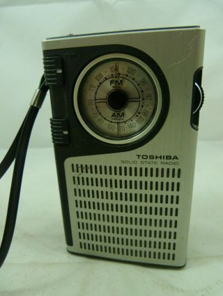 Vintage Toshiba Solid State Portable Am Fm Radio No.  R - 1200 Retro Music Station