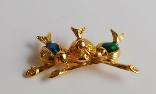 Vintage Rhinestone Jeweled Gold Plated 3 Birds On A Perch Brooch Dress Pin