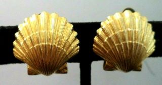 Stunning Vintage Estate Gold Tone Clam Shell 7/8 " Clip Earrings 5428g