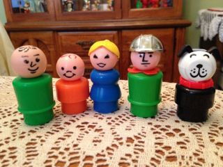 Vintage Fisher Price Little People Family With Dog Set Of Figures