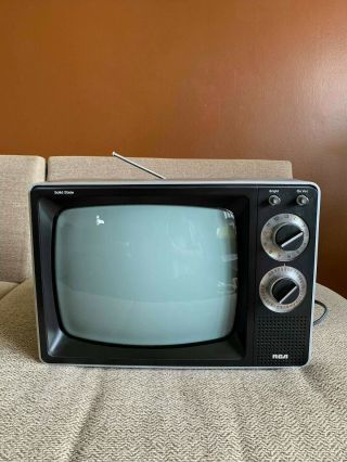 1981 Vtg Solid State B/w Television 12 " Rca Afc 120s Tv Portable Retro Gaming