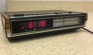 General Electric Ge Alarm Clock Am/fm Radio Red Led 7 - 4633d Woodgrain Vintage