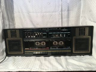 Vintage Montgomery Ward Boombox Tape Am/fm Radio Ghetto Blaster Jsa 39806
