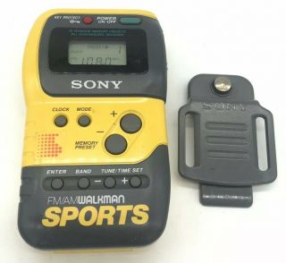 Vintage Sony Sports Walkman Am Fm Radio Srf - M70 W/belt Clip - Priced To Sell
