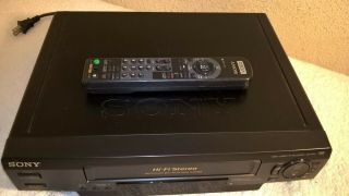 SONY SLV - N50 VCR VHS Video Player Recorder,  AV Cable,  REMOTE, 2