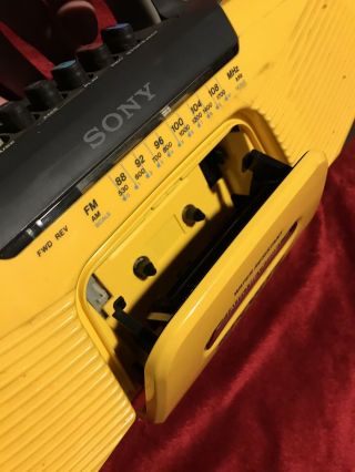 Water Resistant Sony Sports Boombox Model CFS - 903 Vintage FM/AM radio Cassette 5