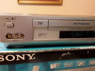 SONY SLV - N700 VIDEO CASSETTE RECORDER VHS HI - FI 3