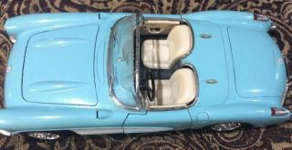 Vintage - Durago 1957 Chevrolet Corvette Die - Cast Car 1/18 Scale