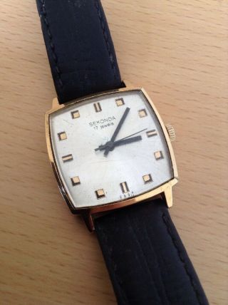 Vintage Sekonda Gents Wristwatch In Order - Strap.