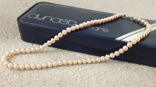 Ladies Dynasty Vintage Pearls With Box 17 Inch Chain 919