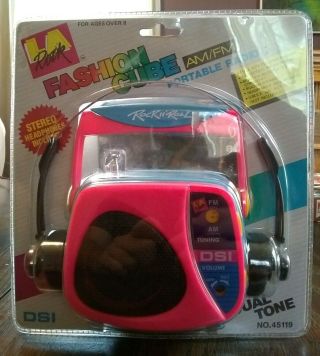 1993 Dsi La Rock Fashion Cube Portable Am/fm Radio With Headphones Pink 45119