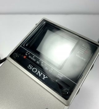 VINTAGE Sony Watchman Portable Analog TV w/ Case - Model FD - 20A 1983 6