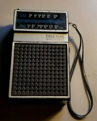 Vintage Solid State Truetone Model Mef3851a - 87 Am/fm/ Pocket Radio