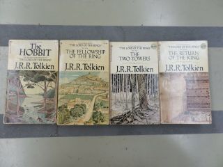 Vintage J.  R.  R.  Tolkien The Lord Of The Rings Trilogy Set & Hobbit 1973 Mn148