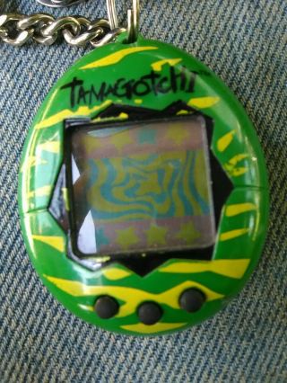 Vintage 1997 Bandai Tamagotchi GREEN/YELLOW Tiger Stripes Electronic Toy 2