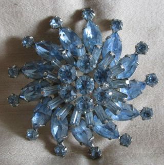 Vintage Weiss Light Blue Rhinestone Pinwheel Brooch 2 "