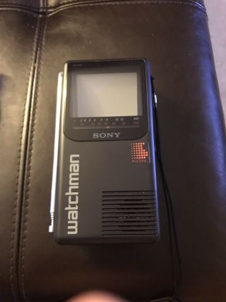 Sony Walkman Portable TV FD - 240 2