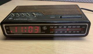 Vintage Ge Alarm Clock Radio,  Model 7 - 4612a,  Retro/ Bat.  Backup