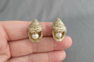 Vintage Swoboda Brushed Gold Tone Oyster Clam Seashell Pearl Clip Back Earrings