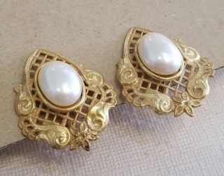 Vintage Signed Miriam Haskell Faux Pearl Gold Tone Filigree Clip On Earrings 4