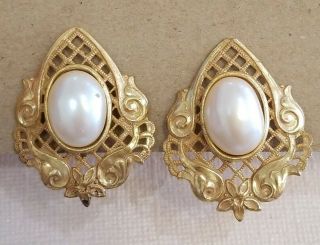 Vintage Signed Miriam Haskell Faux Pearl Gold Tone Filigree Clip On Earrings 5