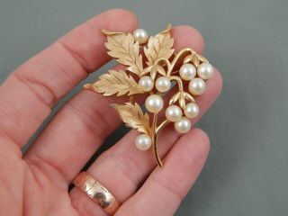 Vintage Signed Crown Trifari Faux Pearl Grapes Berries Leaf Brooch Pin 3