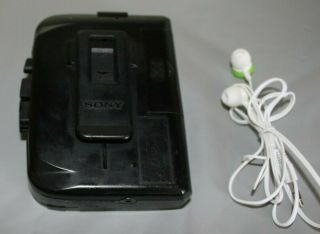 SONY Walkman WM - FX101 Portable Radio / Cassette player. 4