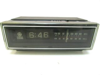 Vintage Ge General Electric 7 - 4305b Alarm Clock Am/fm Radio Flip Numbers