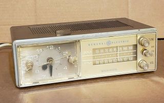 Vintage General Electric Solid State Am/fm Alarm Clock Radio Lighted Dial Snooze