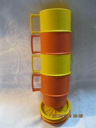 4 Vintage Tupperware Coffee Cups/mugs With Lids/coasters 2 Yellow 2 Orange