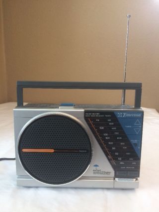 Vintage Emerson Am / Fm Instant Weather Portable Radio Pm3910