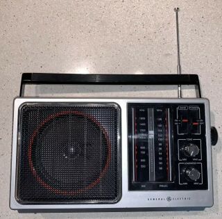Vintage Ge General Electric Am/fm Portable Radio Model 7 - 2857a