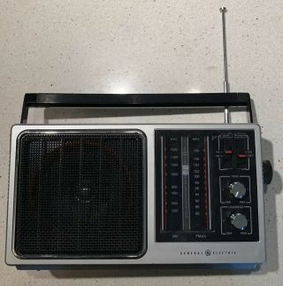 Vintage GE General Electric AM/FM Portable Radio Model 7 - 2857A 4