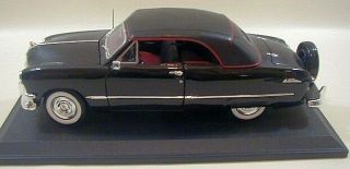 Maisto 1950 Ford Convertible Car Model 1:18 Diecast Vintage Auto Travel Display