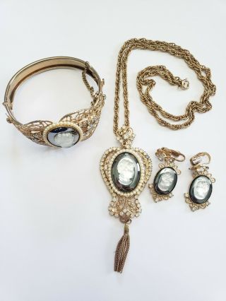 Vintage Intaglio Cameo Costume Jewelry Set Bracelet Necklace Earrings Gold - Tone