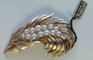 Vintage Crown Trifari Brushed Gold Tone Faux Pearls Leaf Brooch Pin With Tag