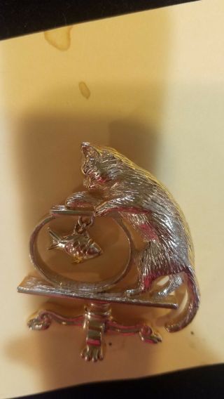 VINTAGE SIGNED AVON CAT IN FISH BOWL DANGLE GOLD TONE PIN BROOCH 5