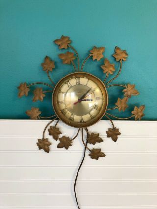 Vintage / Retro / Mid Century Modern Brass United Wall Clock / Ivy Leaves / Usa