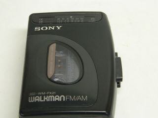 Sony Wm - Fx21 Walkman Cassette Fm/am W Sony Mdr 006 Headphones Condition//